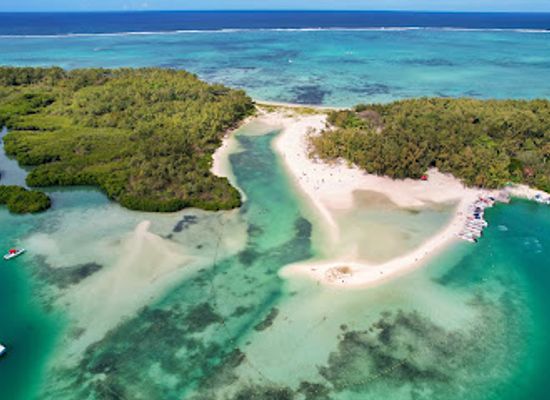mauritius/ile-aux-cerfs/landmark/ile-aux-cerfs-beach