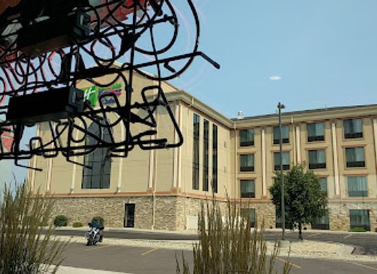 south-dakota/mitchell/landmark/el-columpio