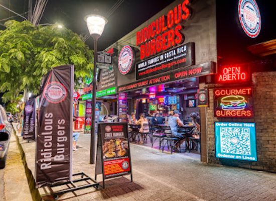 costa-rica/jaco/landmark/ridiculous-burgers
