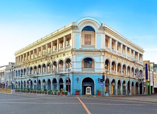 philippines/western-visayas/landmark/calle-real-business-center