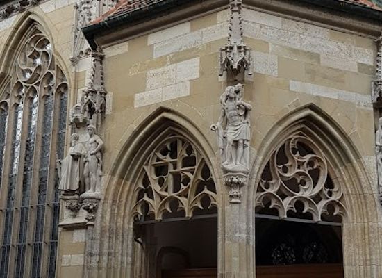 germany/rothenburg-ob-der-tauber/landmark/bronzeskulptur-des-hl-jakobus