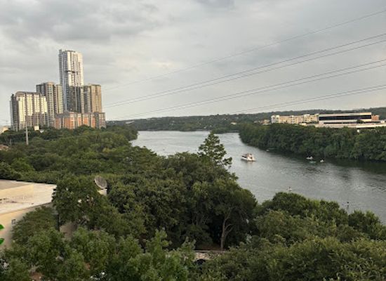 texas/austin/south-congress/landmark/south-congress-bridge
