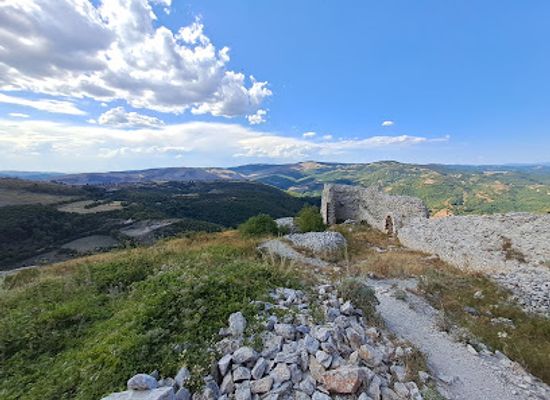 kosovo/nokshiq/landmark/kalaja-e-artanes