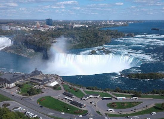 canada/niagara-peninsula/landmark/fallsview-tourist-area