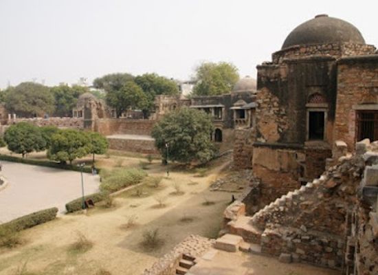 india/delhi/hauz-khas-village/landmark/hauz-i-alai