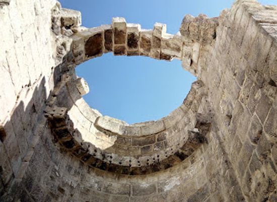 jordan/eastern-desert/landmark/roman-nymphaeum