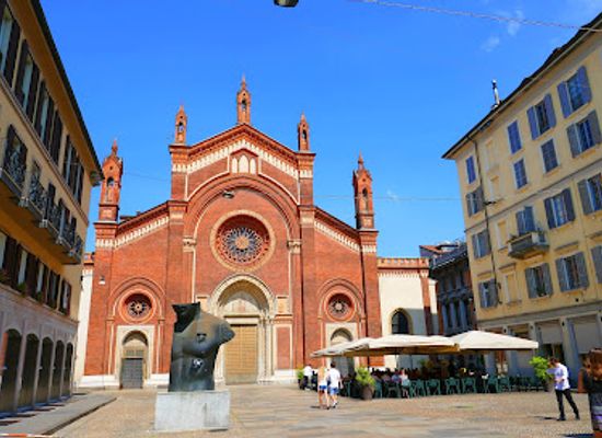 italy/milan/brera/landmark/piazza-carmine