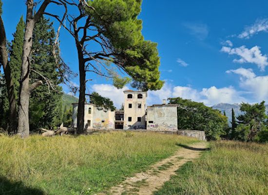 montenegro/bay-of-kotor/landmark/complex-bizanti