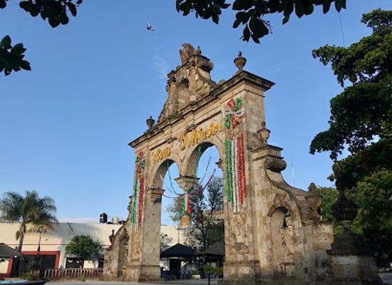 mexico/guadalajara/zapopan-centro/landmark/monumento-arcos-de-zapopan