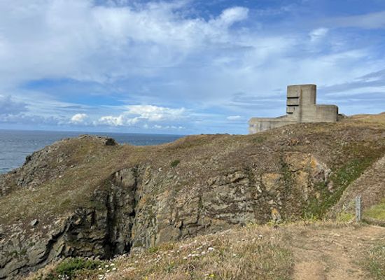 guernsey/st-saviour/landmark/observation-tower-mp4-l-angle