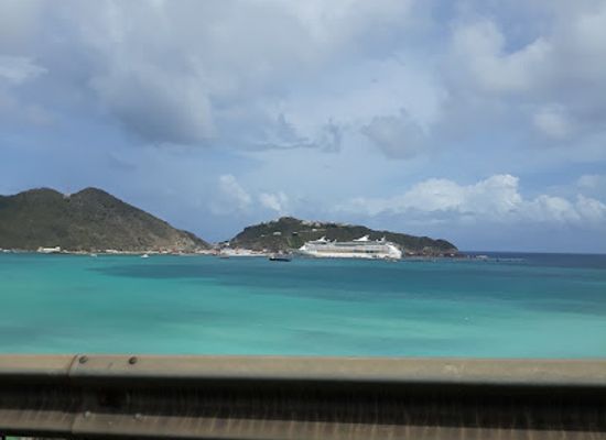 sint-maarten/le-galion-beach/landmark/topper-s-rhum-distillery
