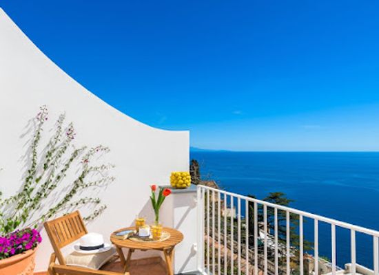 italy/positano/landmark/villa-fortuna