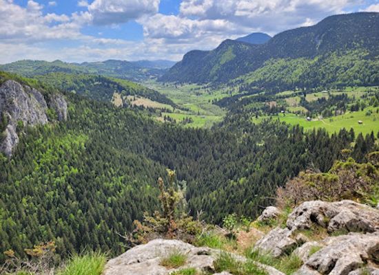 romania/harghita/landmark/piatra-poienii-refugiu