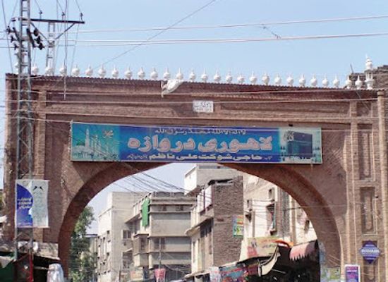 pakistan/peshawar/qissa-khwani-bazaar/landmark/lahori-gate-peshawar