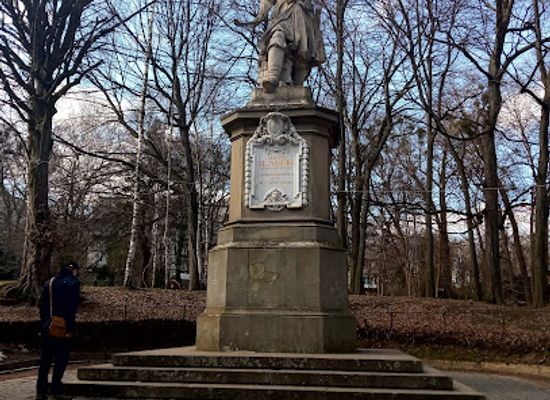 ukraine/lviv/stryiskyi-park/landmark/monument-to-jan-kilinski