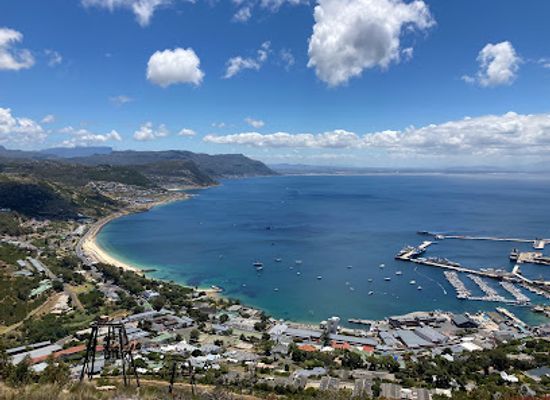 south-africa/cape-peninsula/landmark/grave-of-able-seaman-just-nuisance