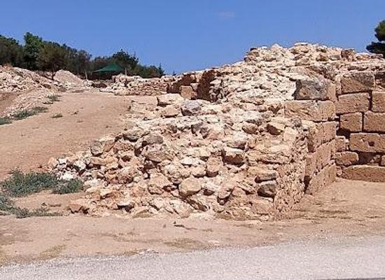 greece/attica/landmark/hexamilion-justinian-wall