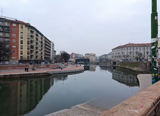 italy/milan/navigli/landmark/darsena-del-naviglio