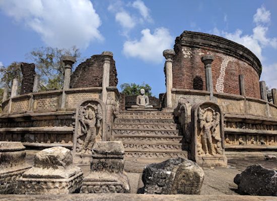 sri-lanka/polonnaruwa/landmark/dalada-maluva-polonnaruwa