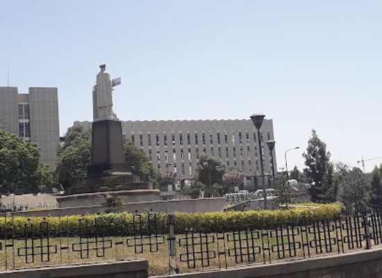 ethiopia/addis-ababa/piazza/landmark/abune-petros-memorial-piazza