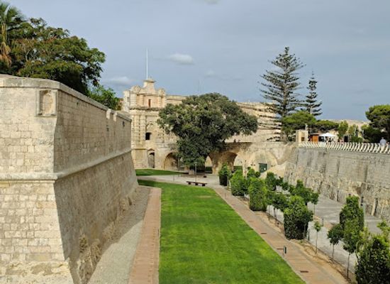 malta/buskett-gardens/landmark/medina-ramparts