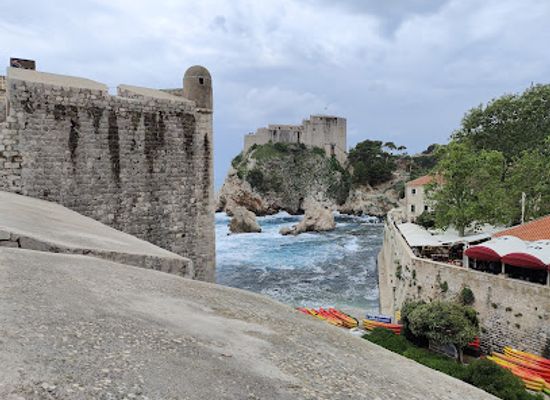 croatia/dubrovnik/ploce/landmark/walls-of-dubrovnik