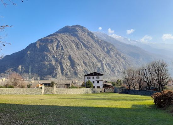 italy/valle-d-aosta/landmark/issogne-castle