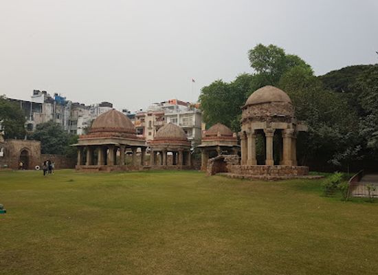 india/delhi/hauz-khas-village/landmark/hauz-khas-lake
