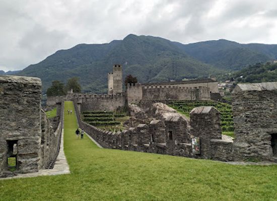 switzerland/ticino/landmark/city-wall