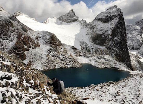 chile/tierra-del-fuego/landmark/laguna-torres-del-rio-chico