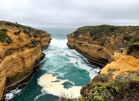 australia/great-ocean-road/landmark/thunder-cave