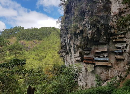 philippines/luzon/landmark/hanging-coffins-of-sagada