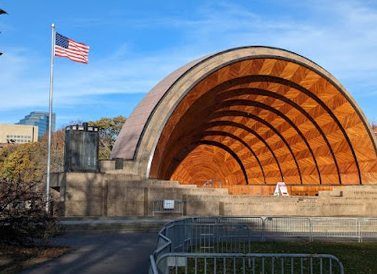 massachusetts/boston/landmark/hatch-memorial-shell