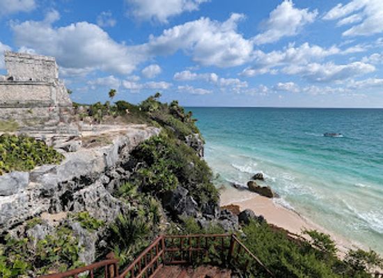 mexico/tulum/landmark/templo-del-la-serie-inicial