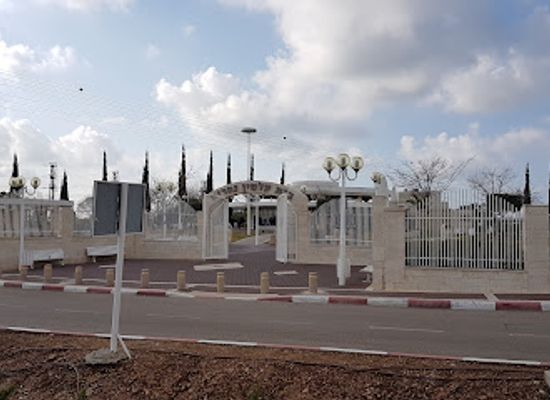 israel/nahariya/landmark/nahariya-new-cemetery