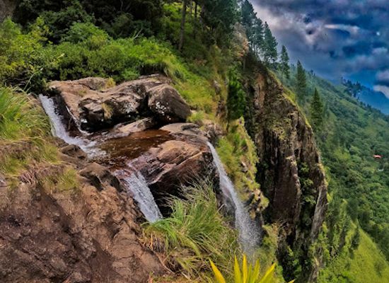 sri-lanka/uva-province/landmark/bambarakanda-falls