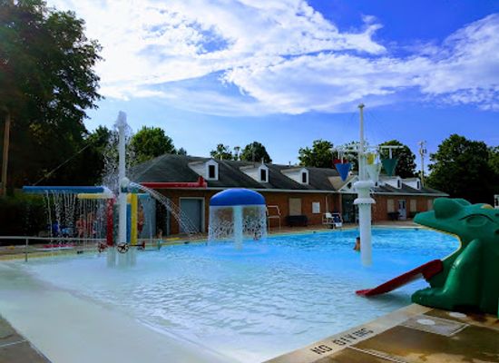 west-virginia/martinsburg/landmark/war-memorial-park-pool