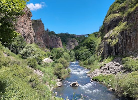 armenia/jermuk-waterfall/landmark/road-to-jermuk-waterfalls