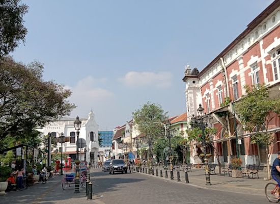 indonesia/semarang/landmark/gedung-marba-martak-bajunaid-history-of-yemeni-bussinesman-in-semarang