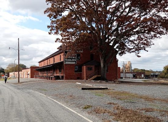 north-carolina/hickory/landmark/old-piedmont-wagon