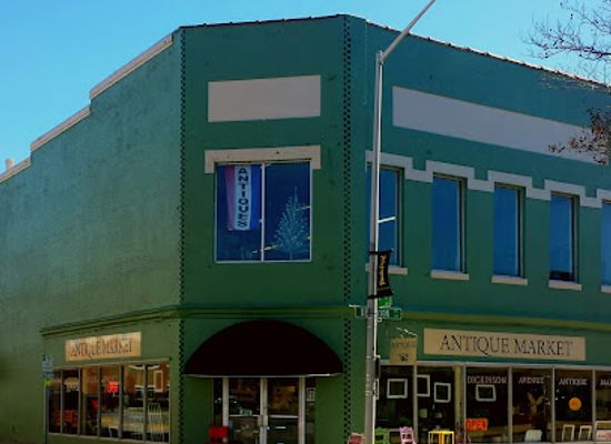 north-carolina/greenville/landmark/dickinson-avenue-antique-market