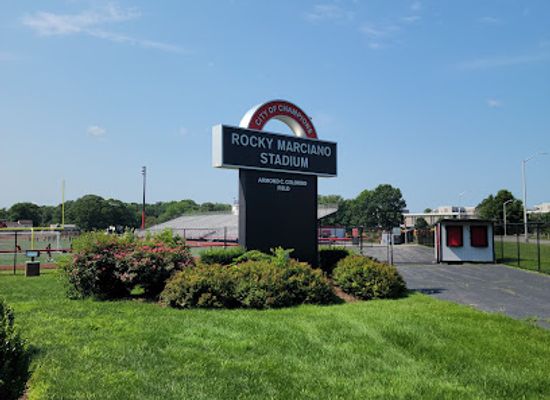 massachusetts/brockton/landmark/rocky-marciano-statue