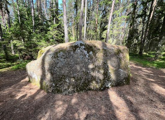 estonia/laane-virumaa/landmark/parunikivi