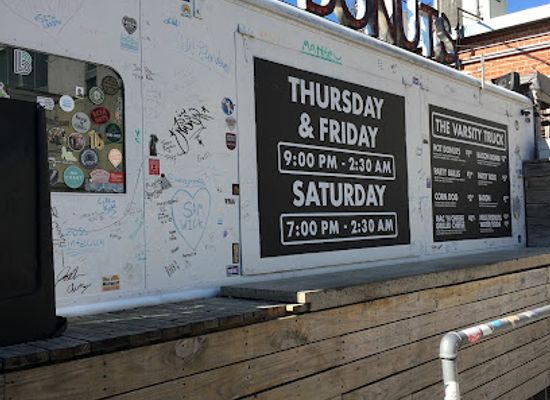 kansas/manhattan/landmark/the-varsity-truck