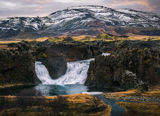 iceland/the-highlands/landmark/hjalparfoss