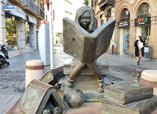 spain/seville/landmark/monument-of-clara-campoamor