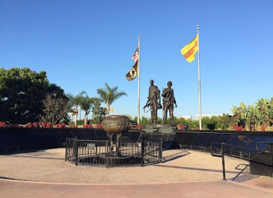 california/huntington-beach/landmark/vietnam-war-memorial
