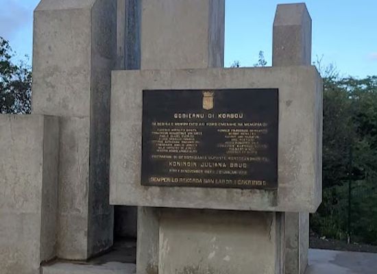 curacao/brievengat/landmark/monumento-viktimanan-desgrasia-konstrukshon-julianabrug