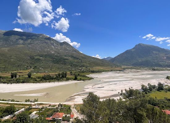 albania/tepelena/landmark/busti-i-ali-pashe-tepelenes