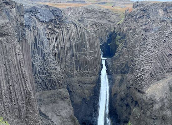 iceland/hengifoss-waterfall/landmark/litlanesfoss